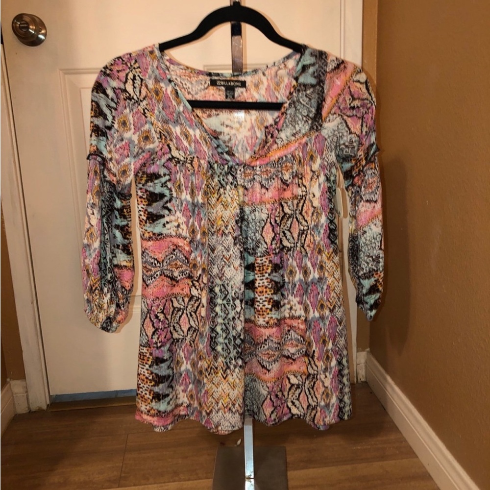 NWT Billabong 3/4 sleeve blouse